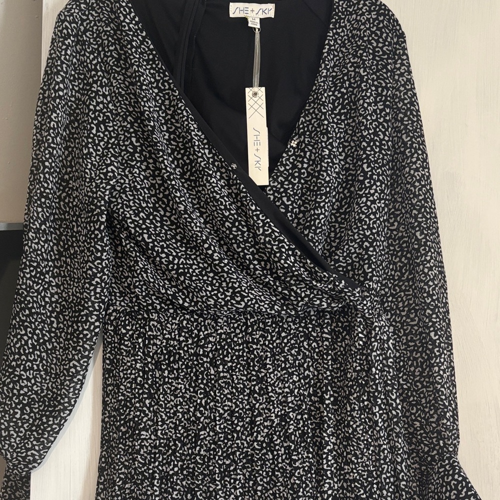 She + Sky Black and White Printed Wrap-Front Long Sleeve Dress skort